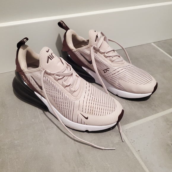 Like New Nike Women's Air Max 270 in Mauve and Burgundy. Size 8. #SW - Picture 3 of 11